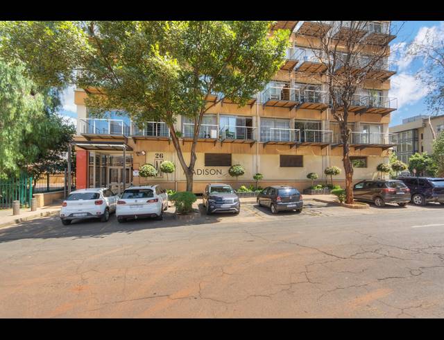 1 BEDROOM APARTMENT FOR SALE IN BRAAMFONTEIN
